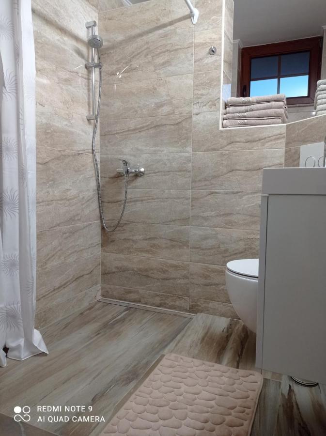 Zerko Holiday Home - Vineyard Chalet With Sauna And Jacuzzi Free Mirna Kültér fotó