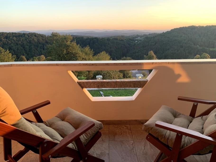 Zerko Holiday Home - Vineyard Chalet With Sauna And Jacuzzi Free Mirna Kültér fotó