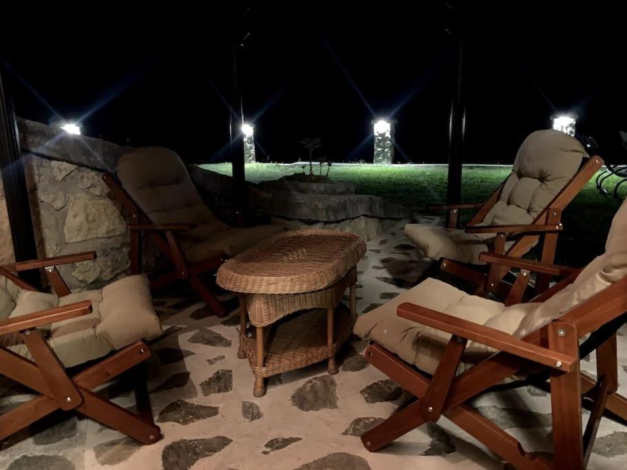 Zerko Holiday Home - Vineyard Chalet With Sauna And Jacuzzi Free Mirna Kültér fotó
